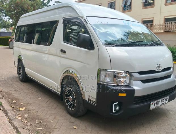 Toyota HiAce 2013 White - thumbnail 4