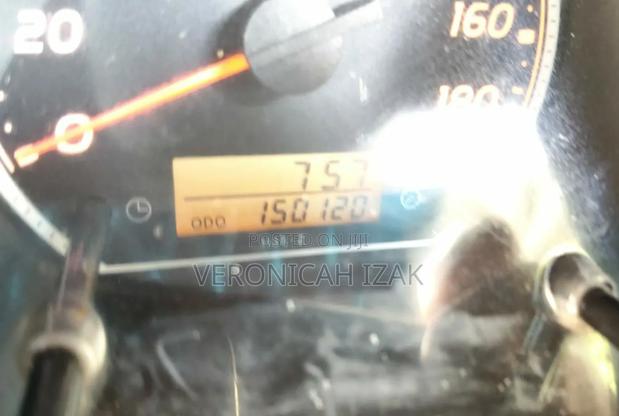 Toyota HiAce 2013 White - thumbnail 6