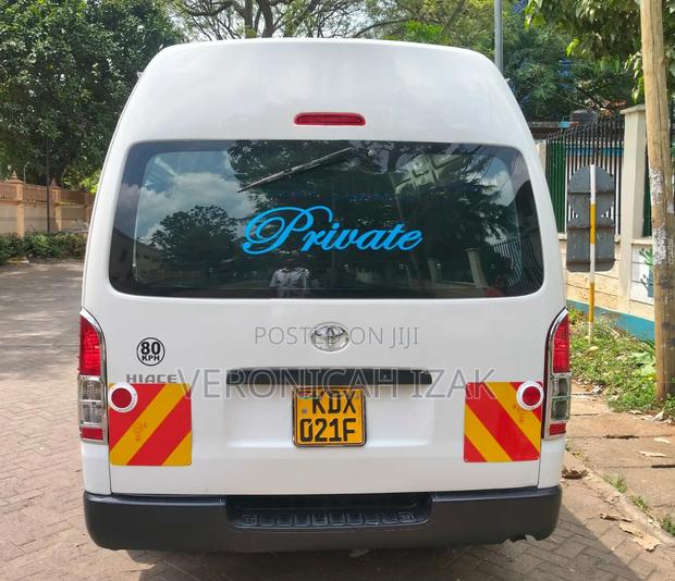 Toyota HiAce 2013 White - thumbnail 2