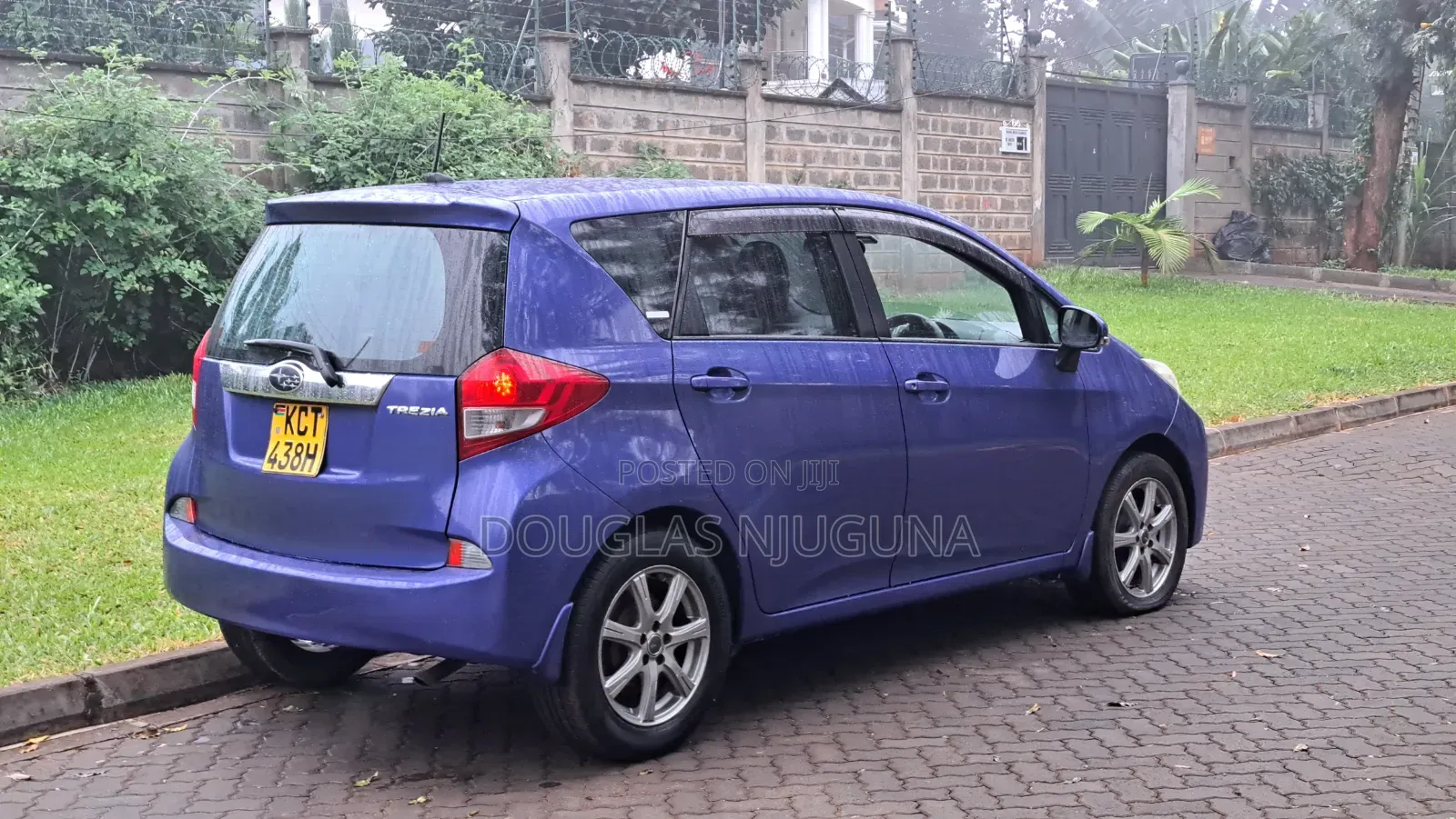Subaru Trezia 2011 Blue