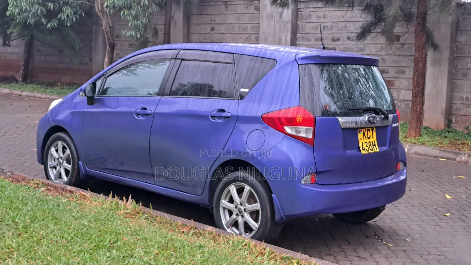 Subaru Trezia 2011 Blue