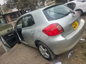 Toyota Auris 2010 Silver