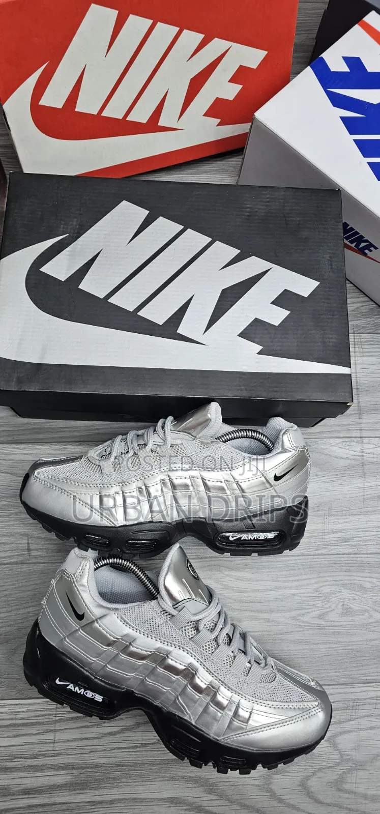Nike Airmax Sneakers