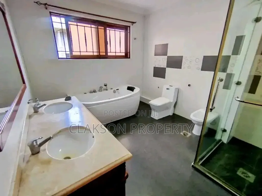 5bdrm House in Lavington, Muthangari for rent