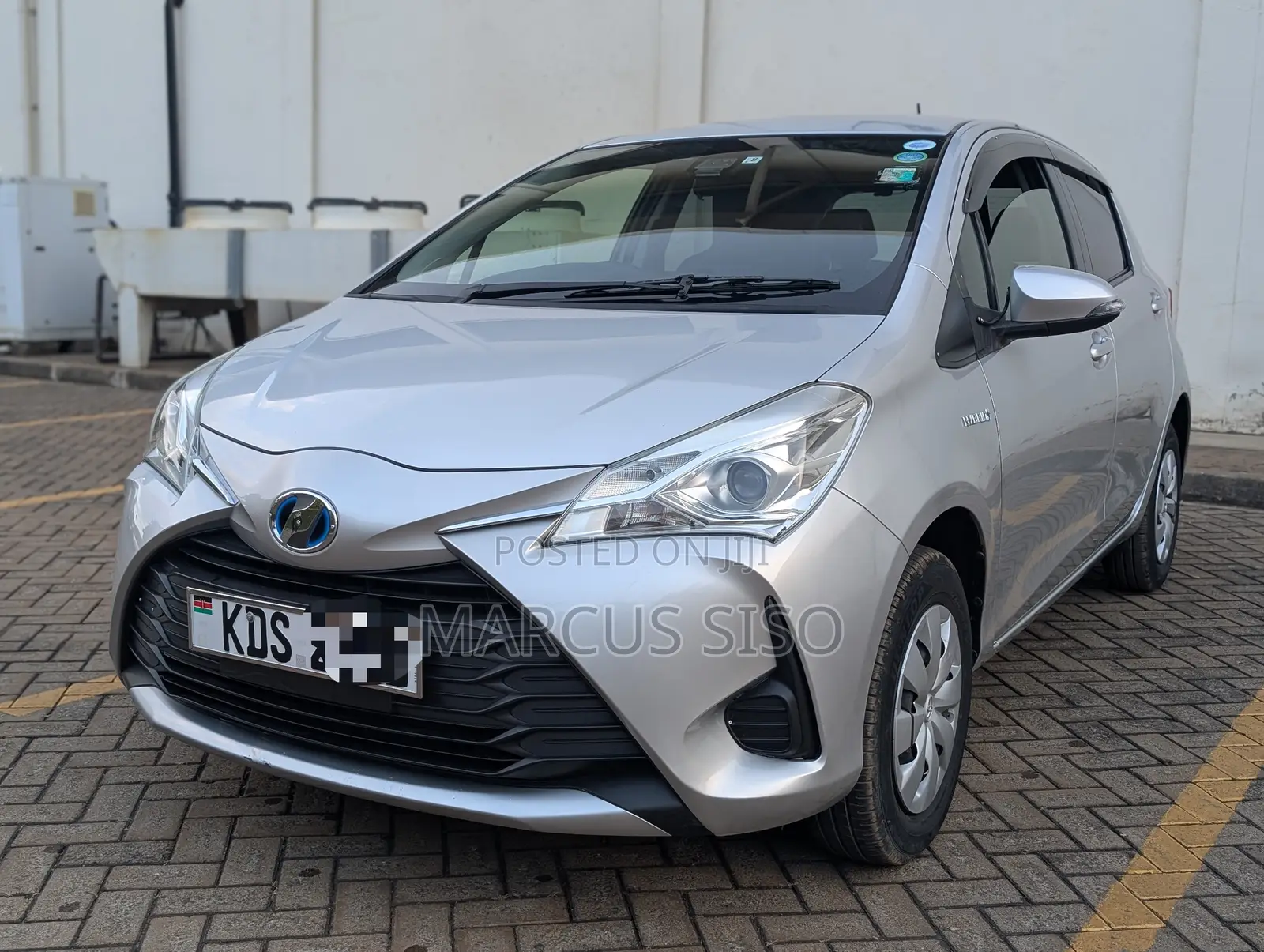 Toyota Vitz 1.5 FWD Hybrid 5dr 2017 Silver