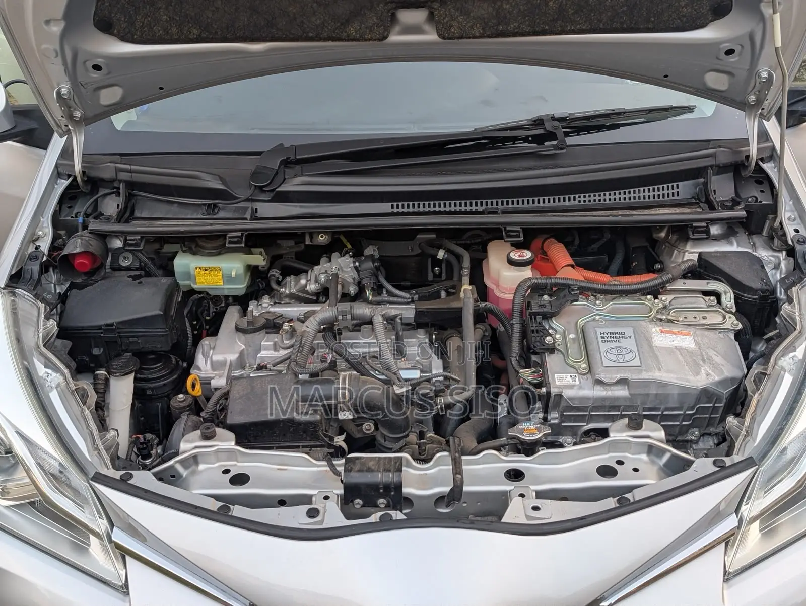 Toyota Vitz 1.5 FWD Hybrid 5dr 2017 Silver