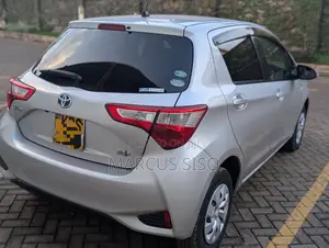 Toyota Vitz 1.5 FWD Hybrid 5dr 2017 Silver