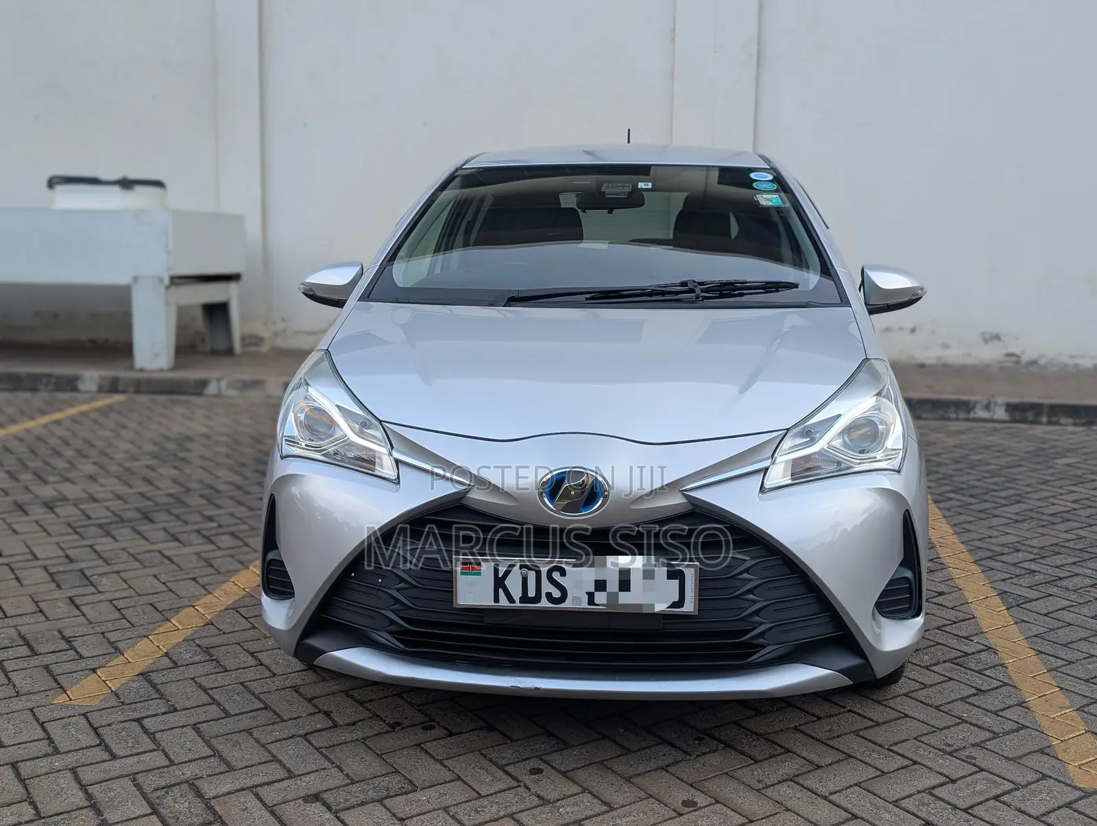 Toyota Vitz 1.5 FWD Hybrid 5dr 2017 Silver
