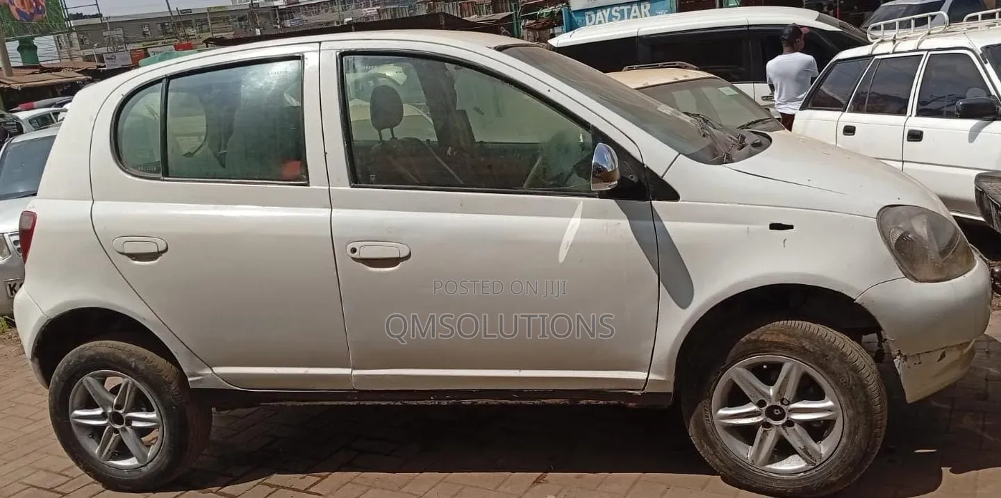 Toyota Vitz 2003 White