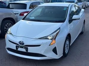 Toyota Prius 2018 White