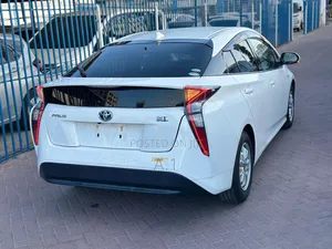 Toyota Prius 2018 White