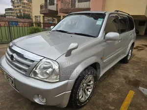 Suzuki Escudo 2004 Silver