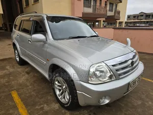 Suzuki Escudo 2004 Silver