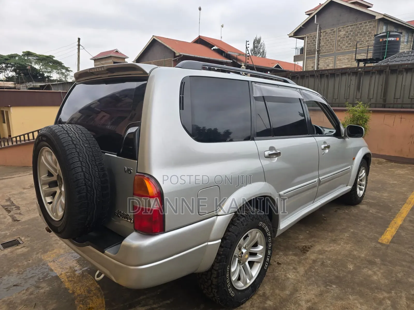 Suzuki Escudo 2004 Silver