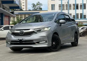 Honda Fit Shuttle 2020 Silver