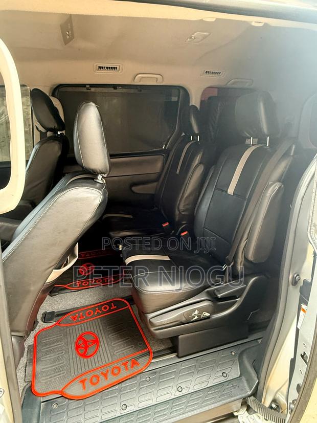 Toyota Noah 2019 Silver - thumbnail 6