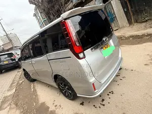 Toyota Noah 2019 Silver