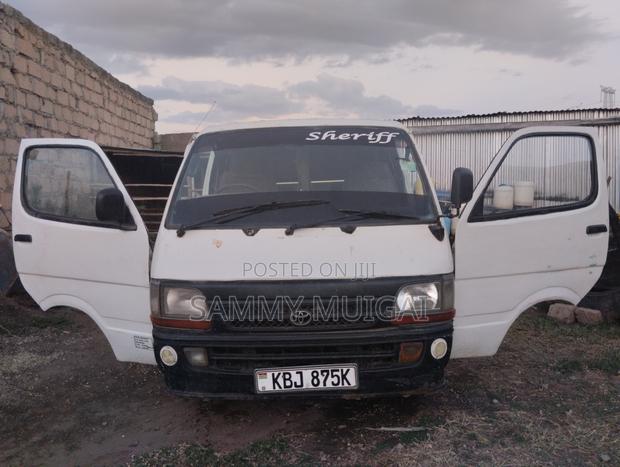 Toyota HiAce 2005 White - thumbnail 3