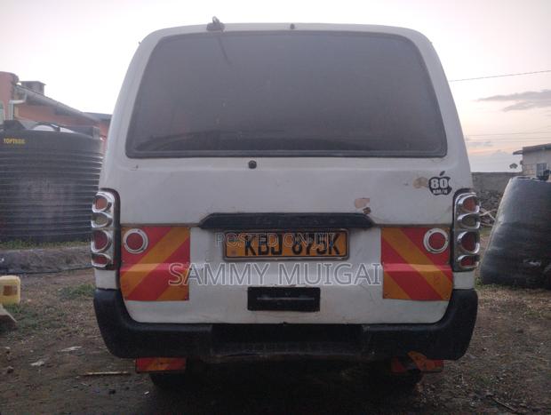 Toyota HiAce 2005 White - thumbnail 6