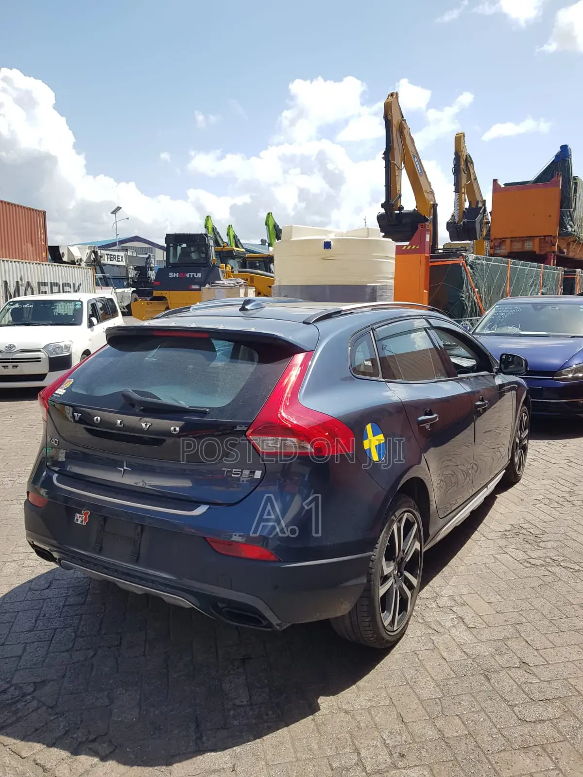 Volvo V40 2019 Blue