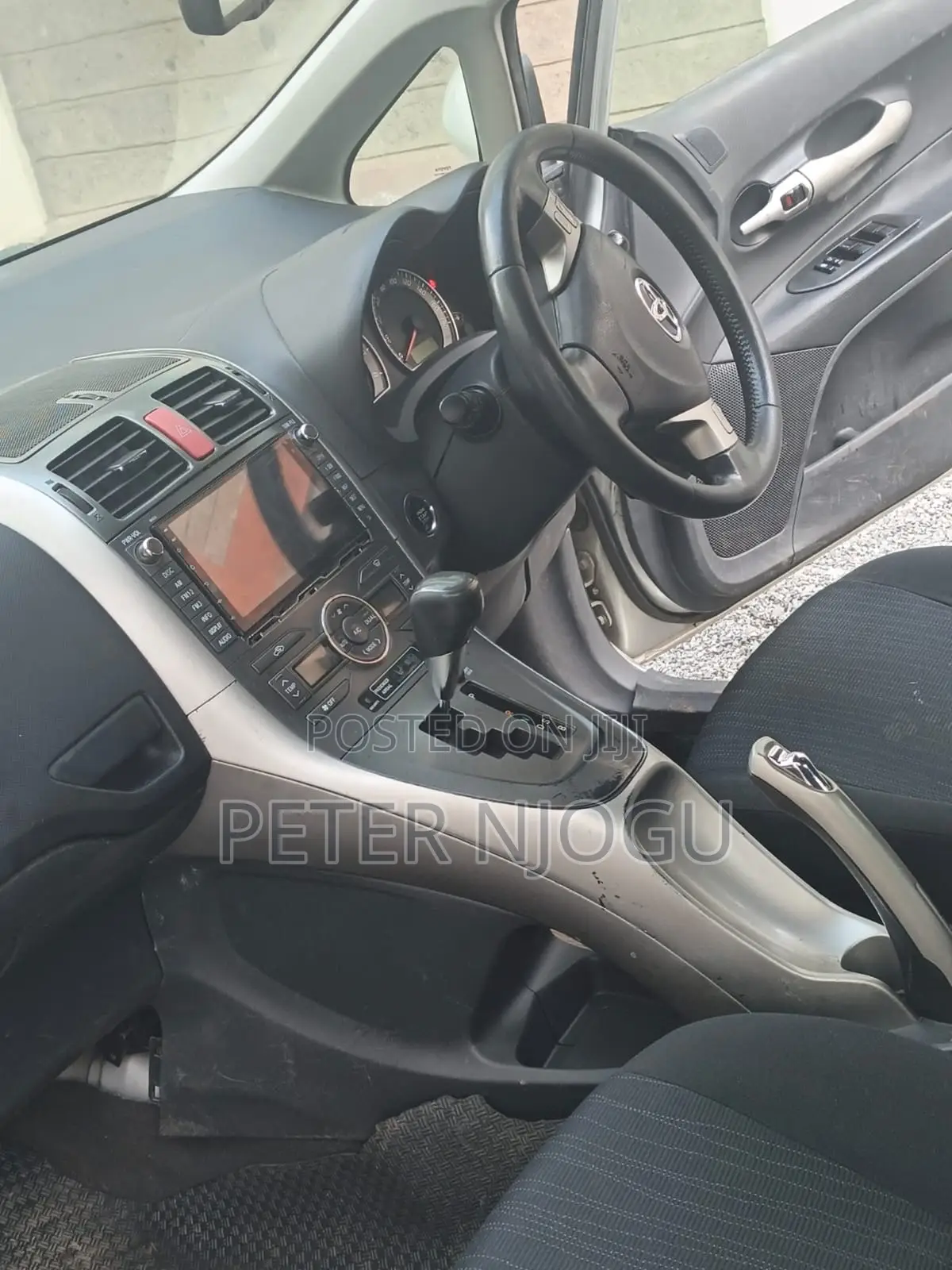 Toyota Auris 2011 Gray