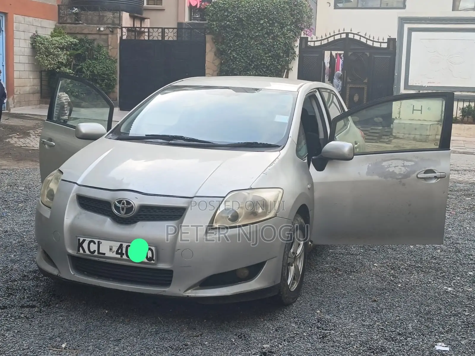 Toyota Auris 2011 Gray