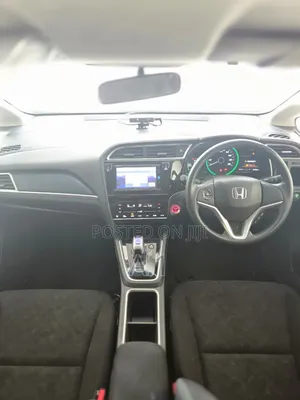 Honda Fit Shuttle 1.5 Hybrid 2WD 2019 Off white