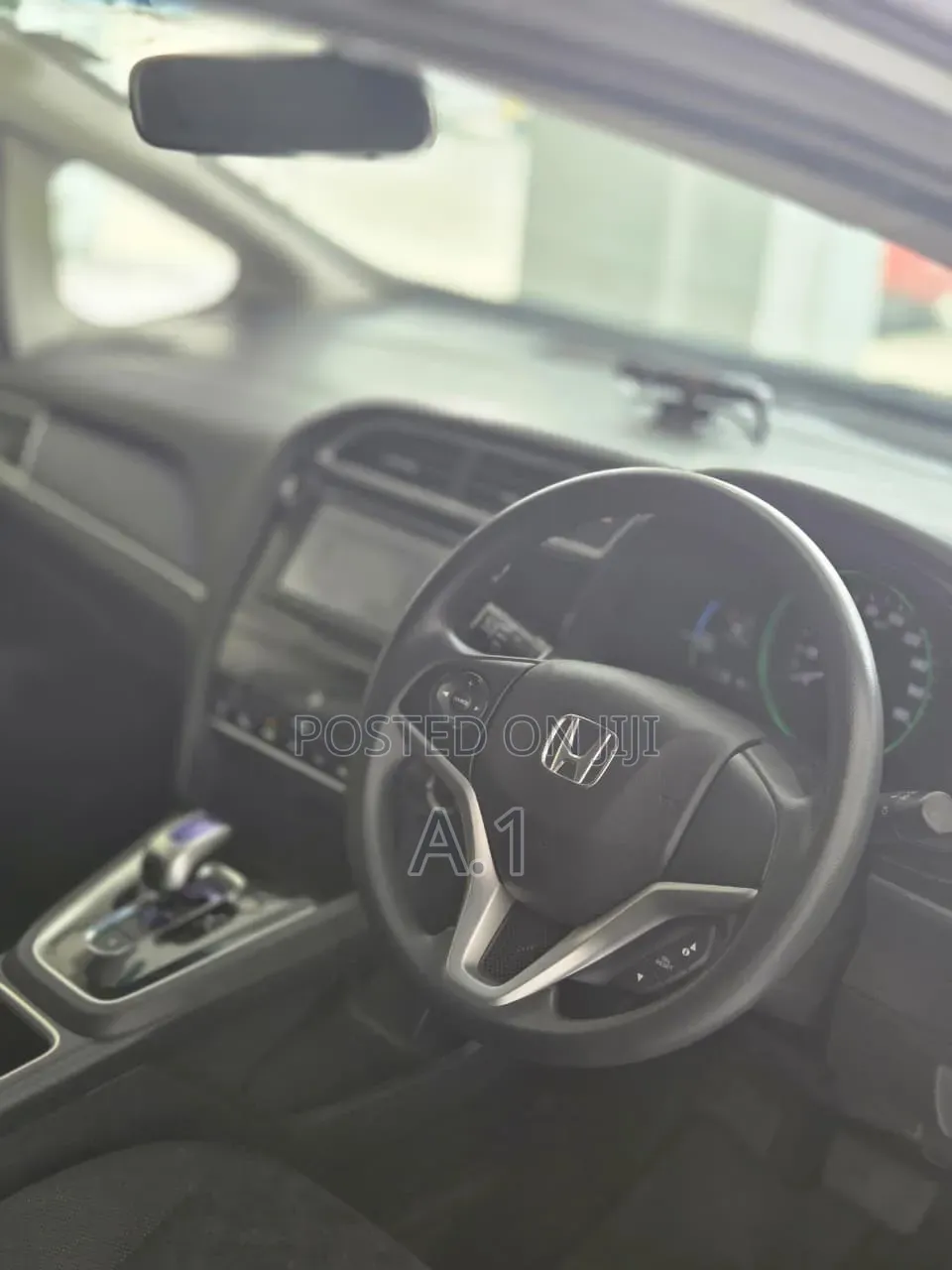 Honda Fit Shuttle 1.5 Hybrid 2WD 2019 Off white