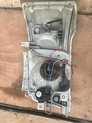 Toyota Hiace 7l Headlamps