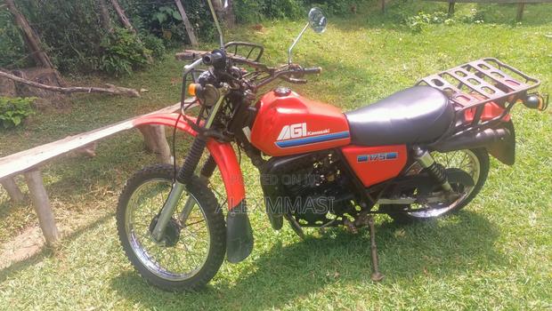 Kawasaki 1992 Red - main view