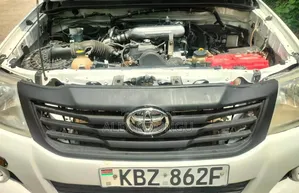 Toyota Hilux 2015 White