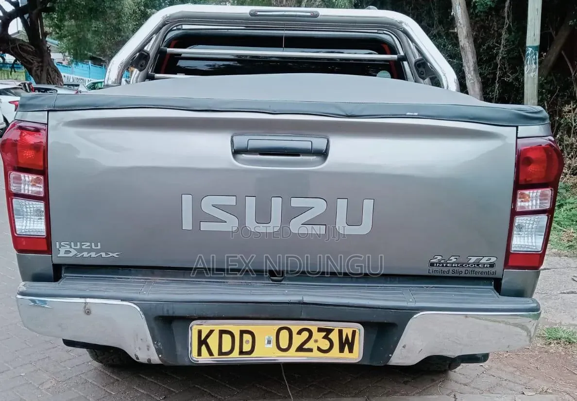 Isuzu D-MAX 2022 Silver