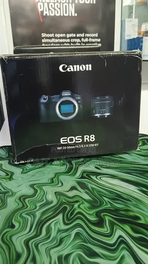 Canon Eos R8 Kit