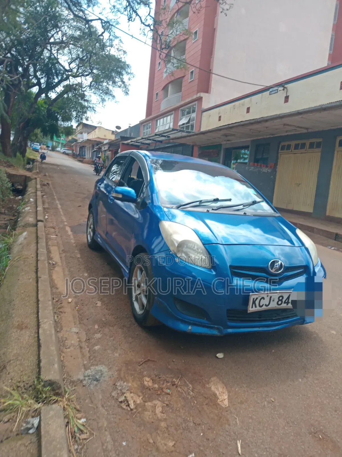 Toyota Vitz 2010 Blue