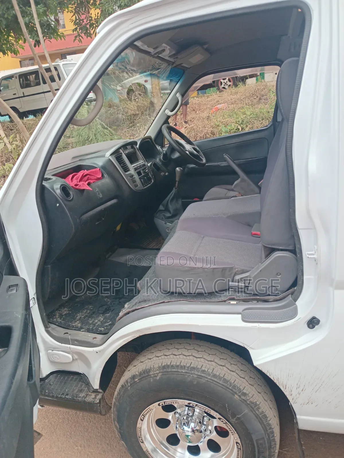 Nissan Caravan (Urvan) 2010 White