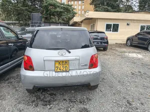 Toyota IST 2003 Silver