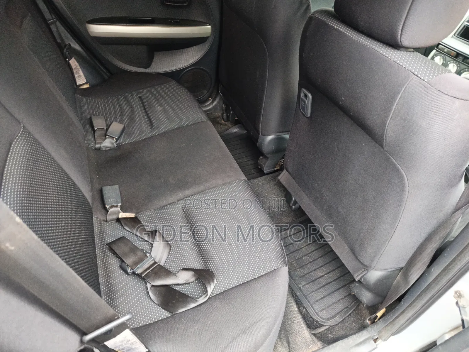 Toyota IST 2004 Silver