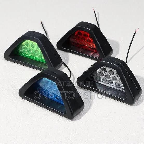 Third Brake Light With Strobe/Flashing When Braking to Alert Drivers - thumbnail 2