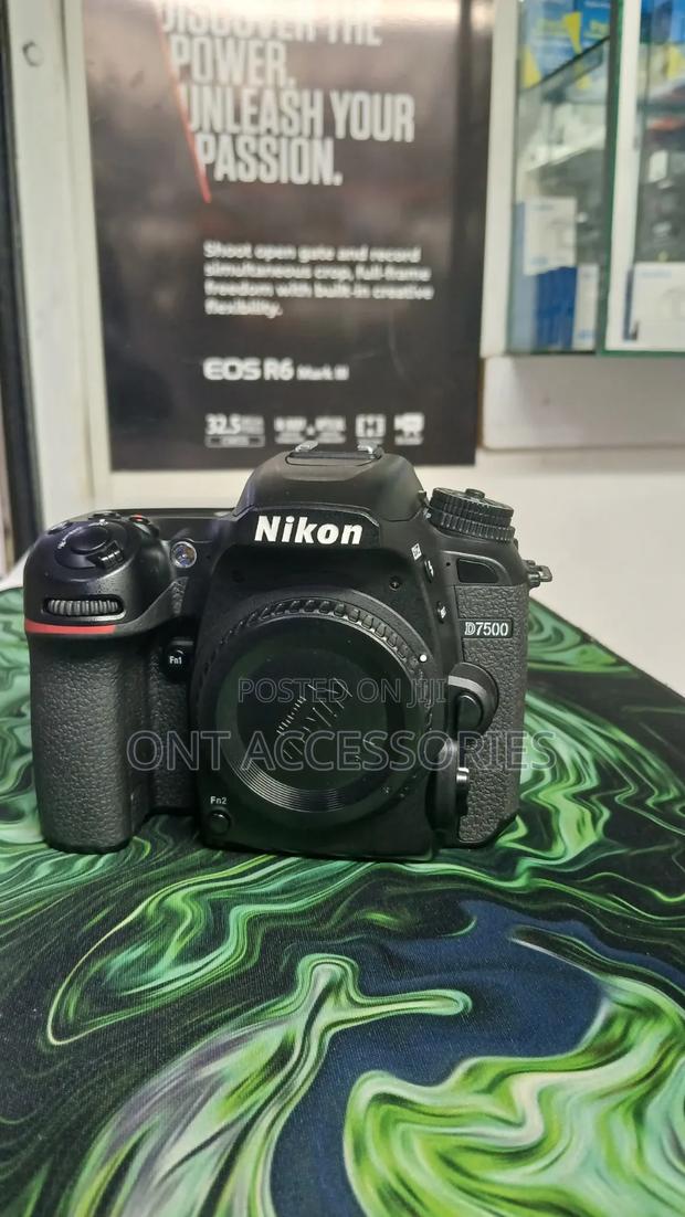 Nikon D7500 Camera Body