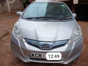 Honda Fit Automatic 2011 Silver