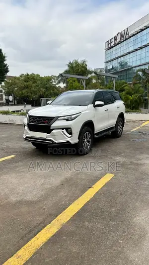 Toyota Fortuner 2018 White