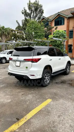 Toyota Fortuner 2018 White