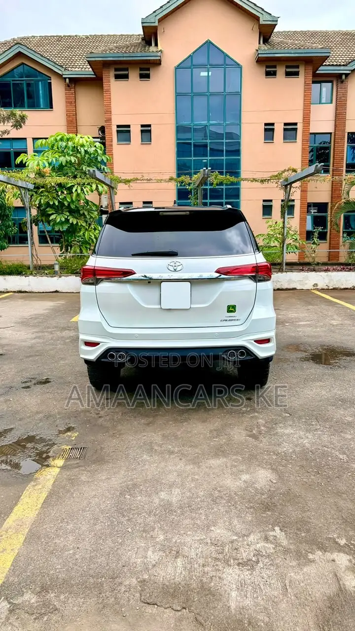 Toyota Fortuner 2018 White