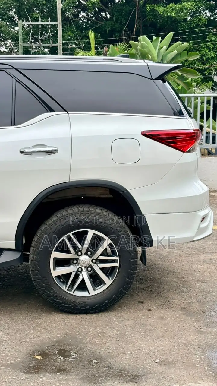 Toyota Fortuner 2018 White