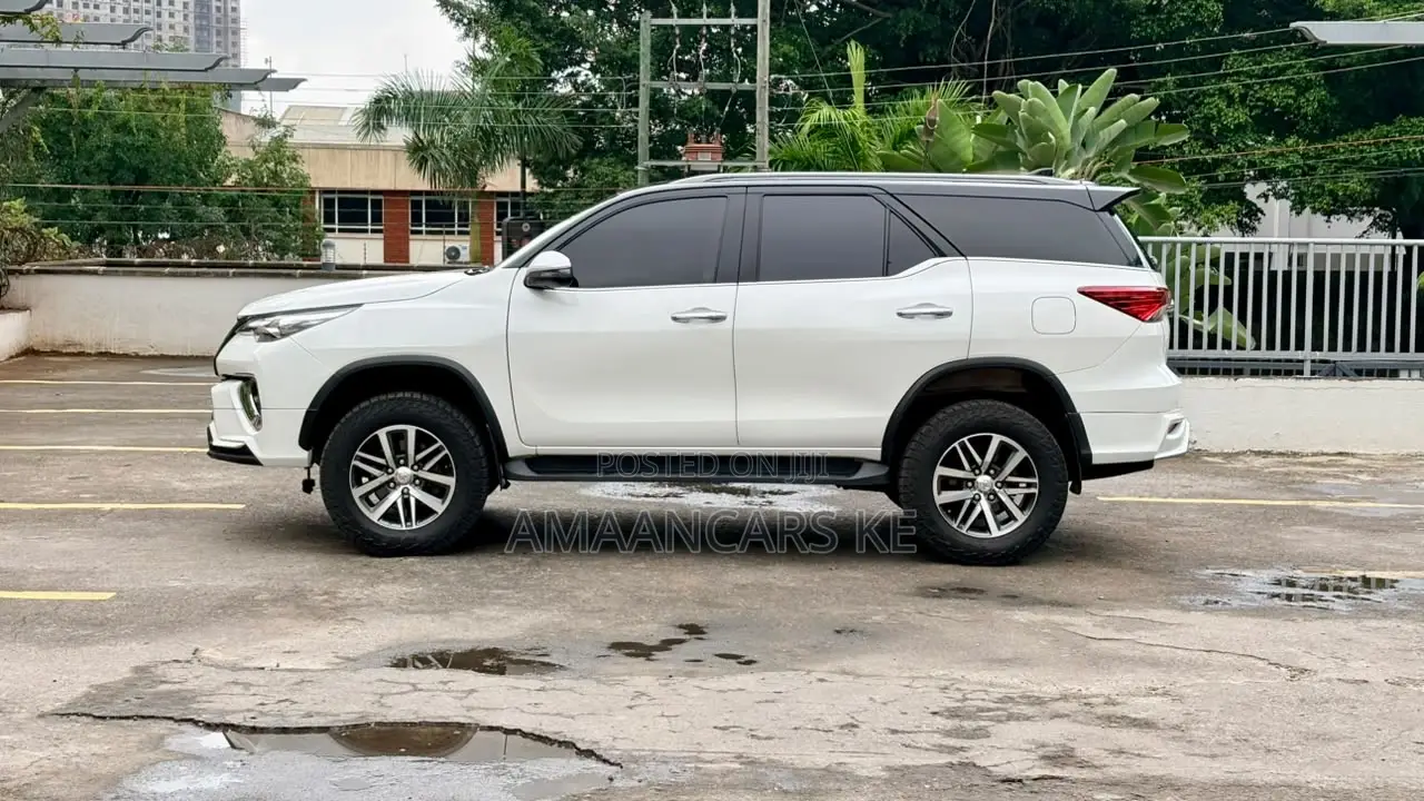Toyota Fortuner 2018 White
