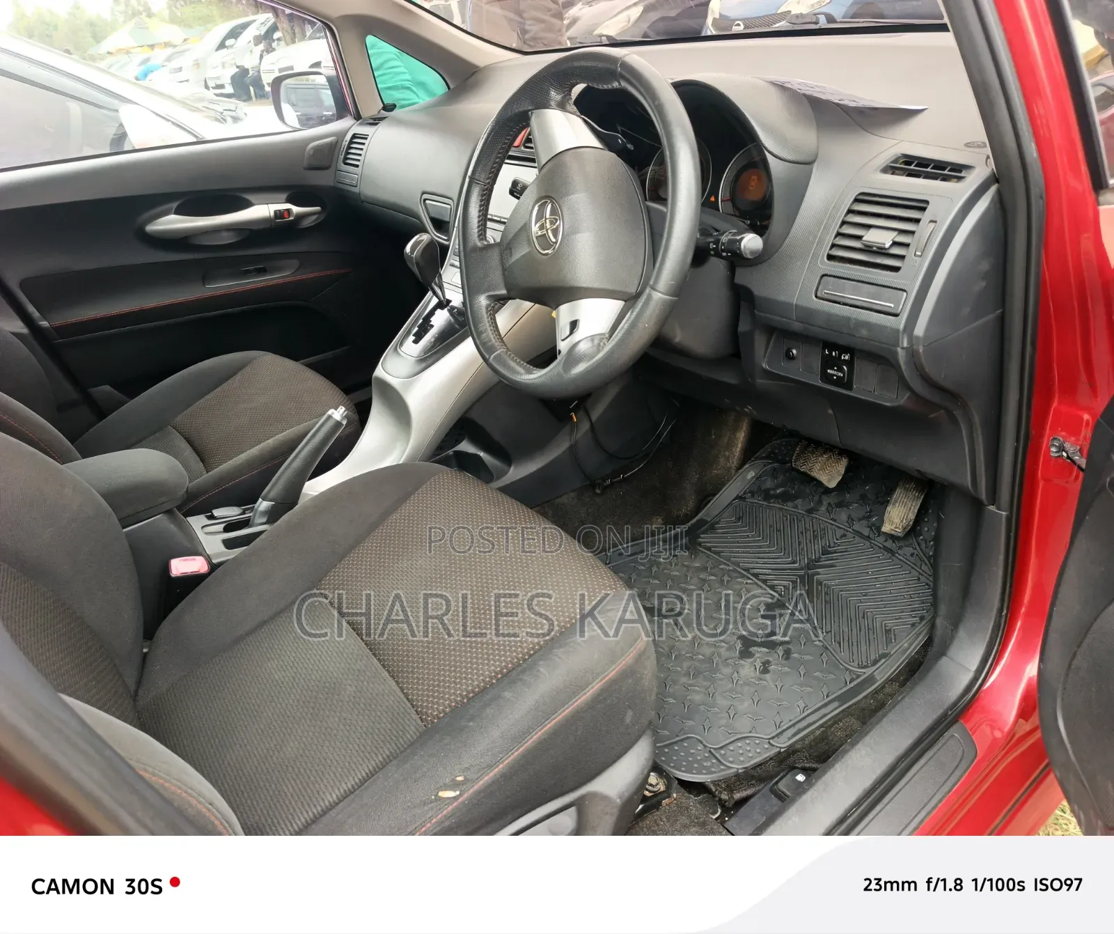 Toyota Auris 2010 Red
