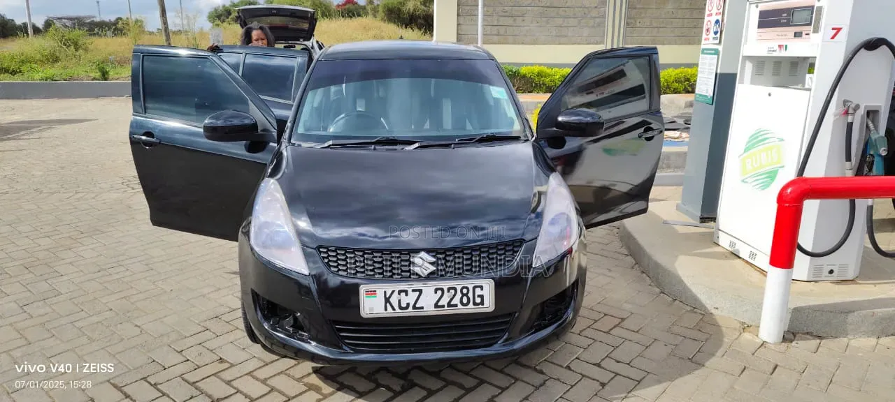 Suzuki Swift 2014 Black