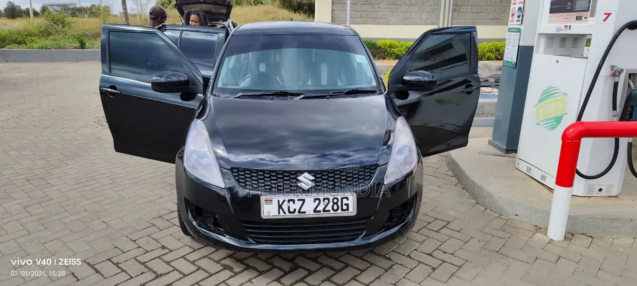 Suzuki Swift 2014 Black