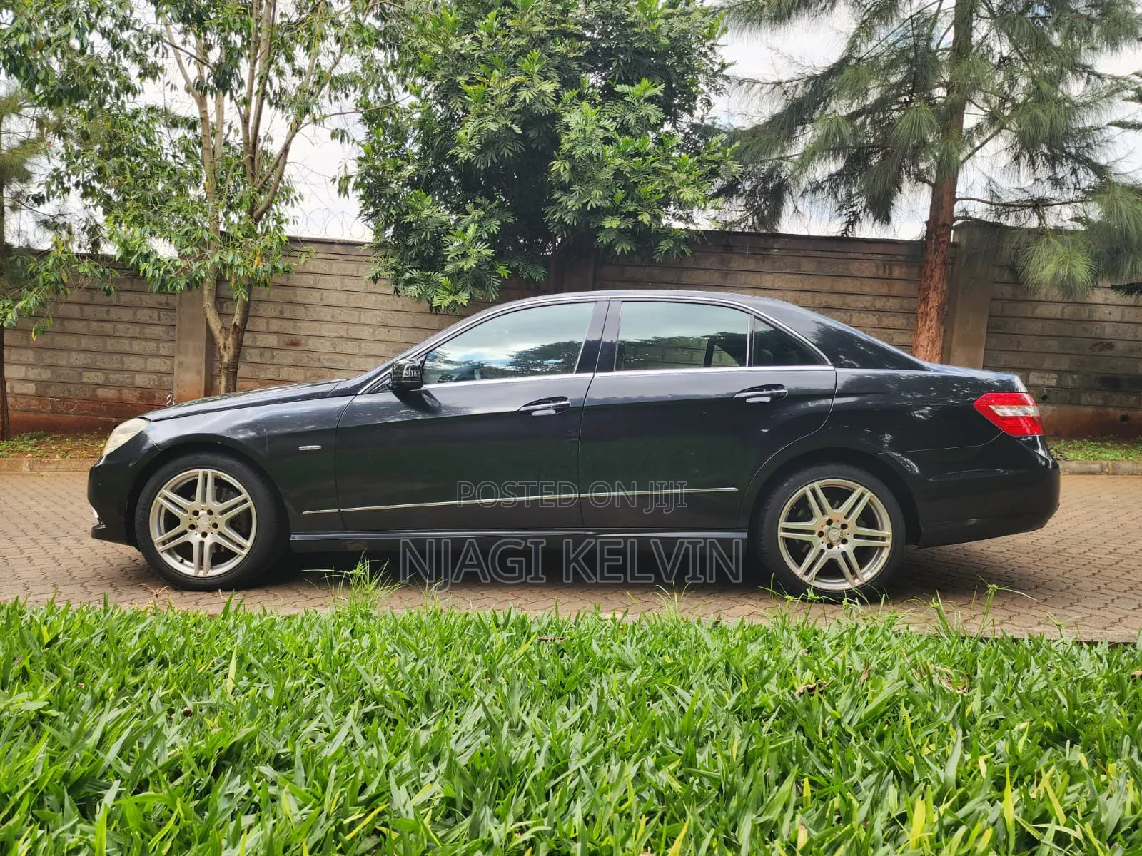 Mercedes-Benz E250 2010 Gray