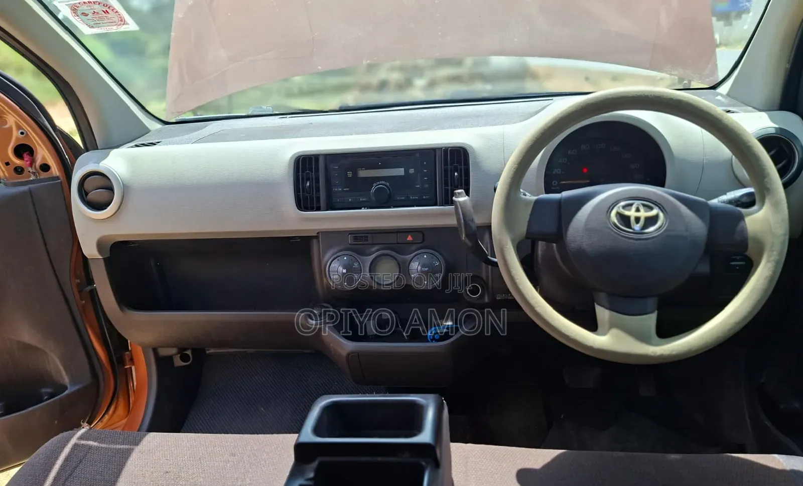 Toyota Passo 2012 Orange